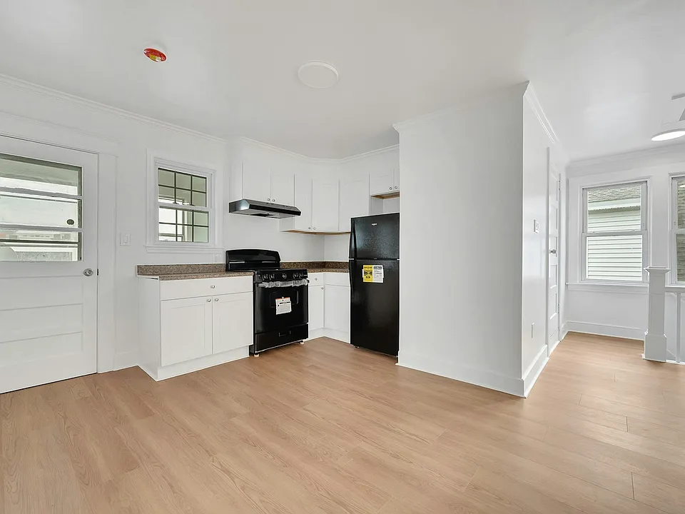 20 Hanover St #3