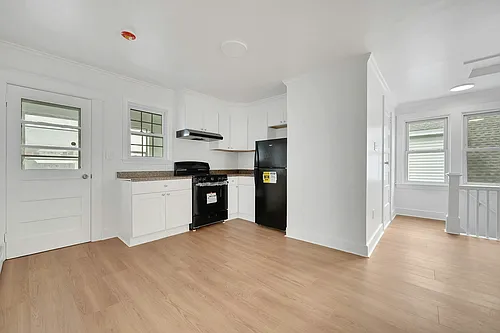 20 Hanover St #3 Photo 1