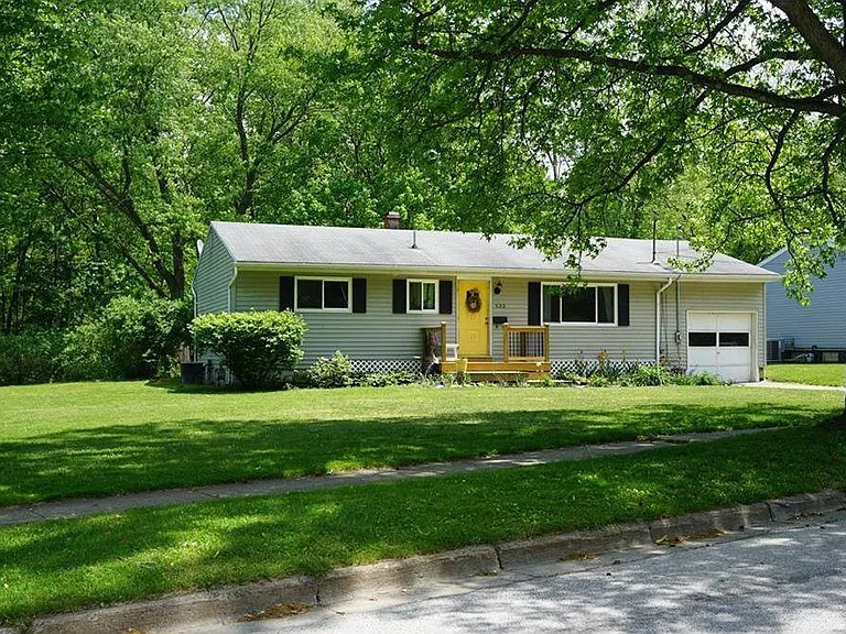 533 Harvey St — Photo 11