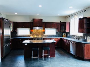 1259 N Country Rd, Stony Brook, NY 11790