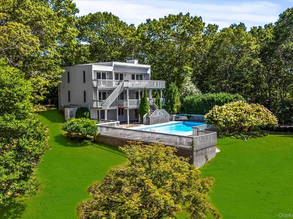 11 Deer Trail Road, Southampton, NY 11968