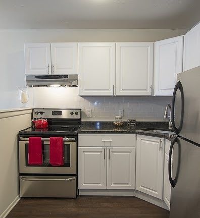 4th image of 905 Burnside Ave #L1