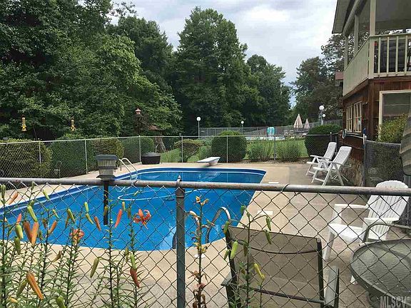2nd image of 383 Birch Circle Dr