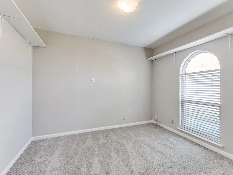 7335 Reed Rd — Photo 21