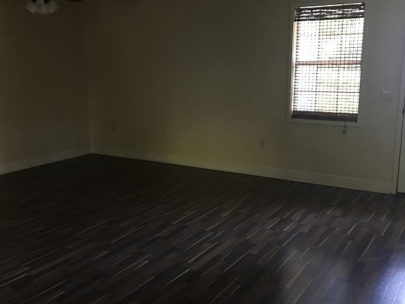 2nd image of 700 Woodhaven Dr