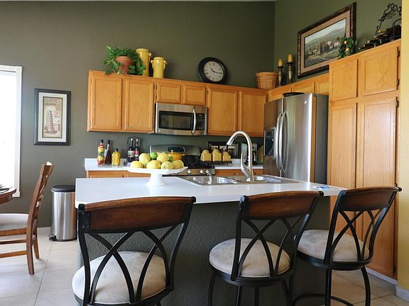 3rd image of 8442 W Dahlia Dr
