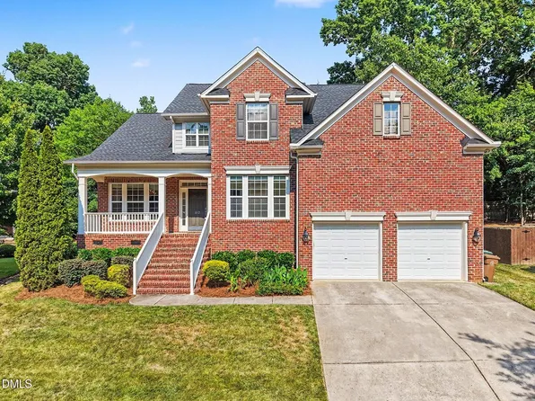 612 Winter Breeze Ct, Cary, NC 27513