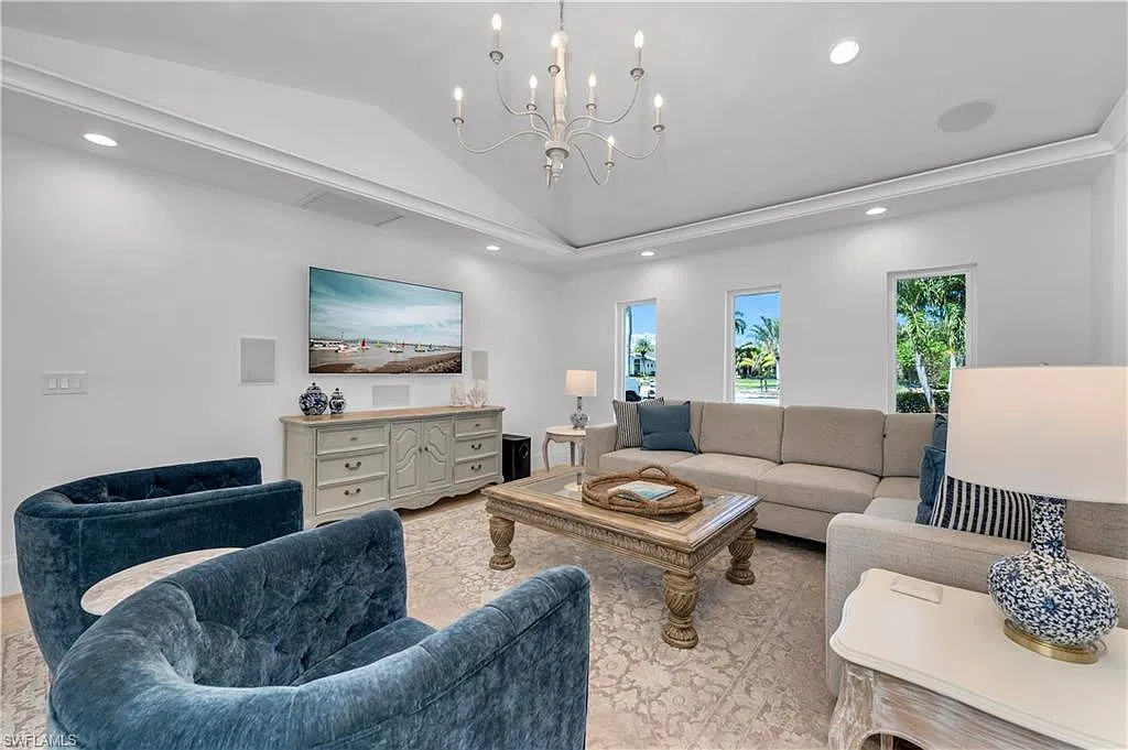 3 bed, 3.0 bath, 2286 sqft, $34,500 — Photo 4