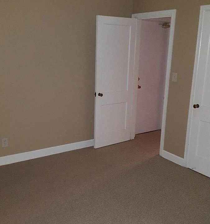 1st image of 712 N Gardiner Ave APT 2S