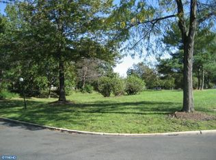 255 Kips Ct, Marlton, NJ 08053