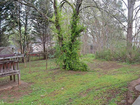 2nd image of 3609 Mansfield Ln #35