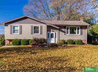 1704 Avery Rd, Bellevue, NE 68005