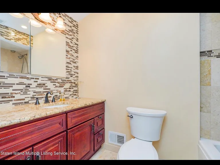 356 Gurley Ave — Photo 10