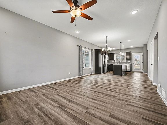 3rd image of 825 Golden Way NW