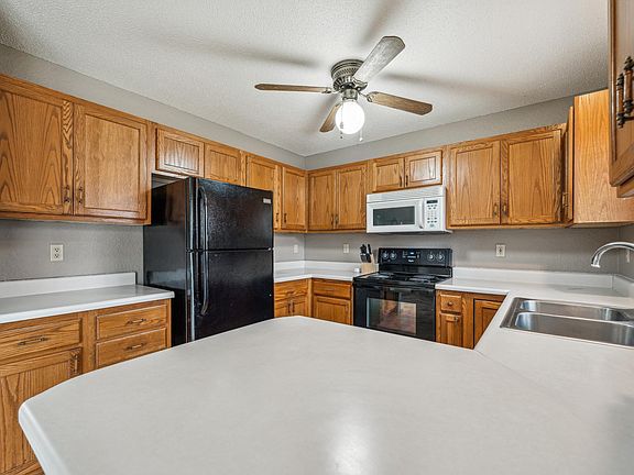 5th image of 312 Elm Court Dr
