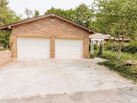 4th image of 7492 Whisper Ln