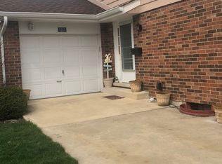 1225 Borough Ct, Wheaton, IL 60189