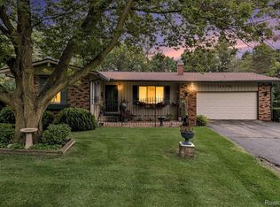 1175 Tremma St, Grand Blanc, MI 48439