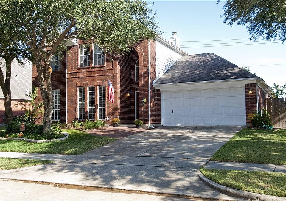 1st image of 1903 Oak Hollow Dr E