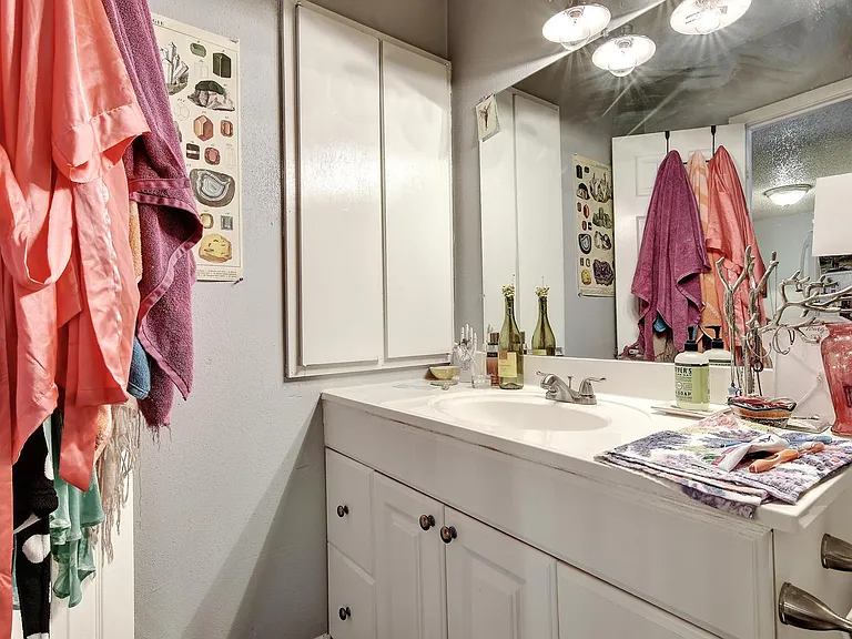 5012 Duval St #202 — Photo 25