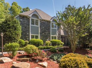 102 Cliffbrook Ct, Flat Rock, NC 28731