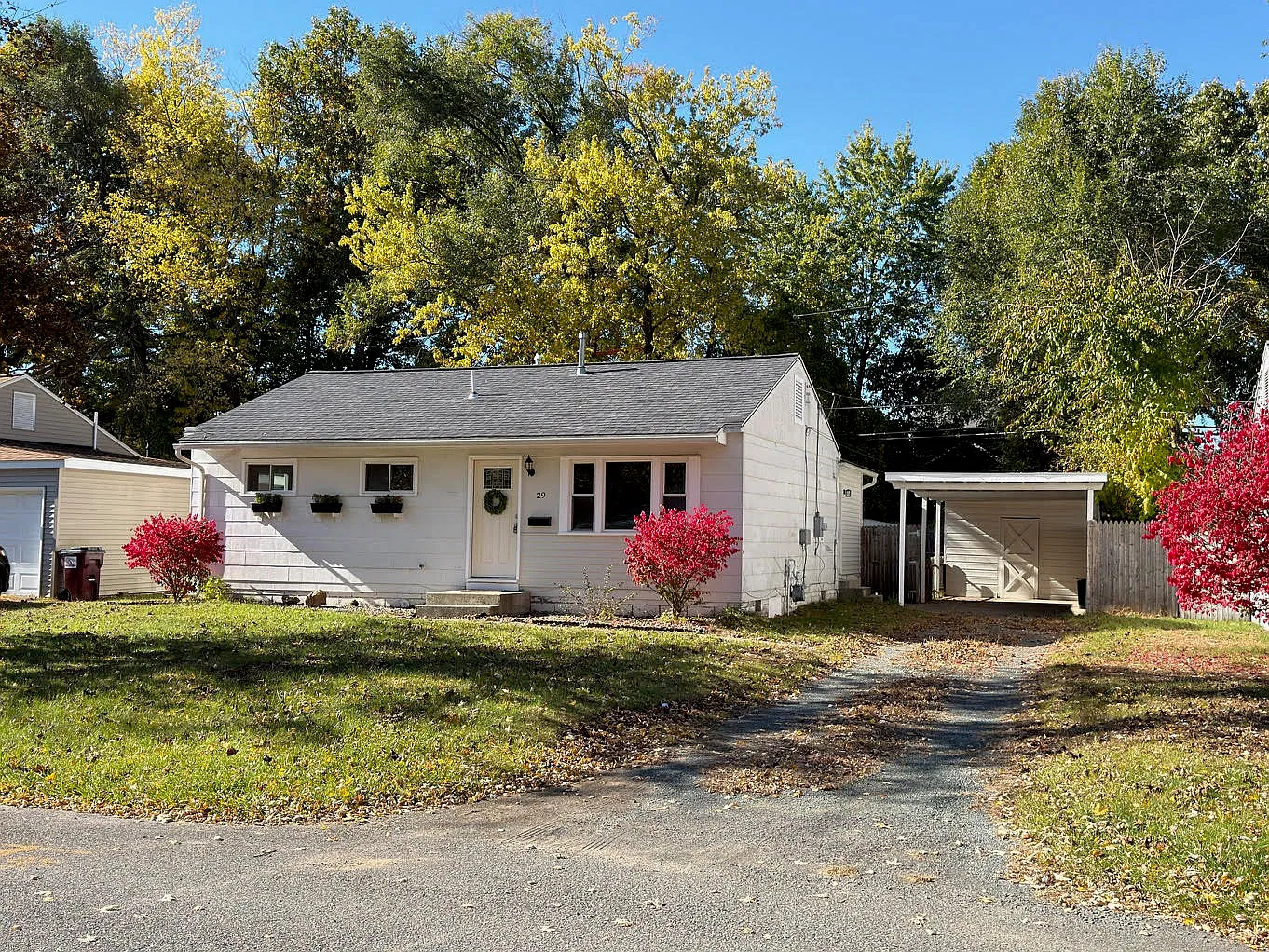 3 bed, 1046 sqft, $2,400 — Photo 2