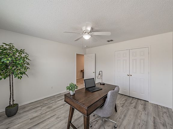 4th image of 5425 Temecula Rd
