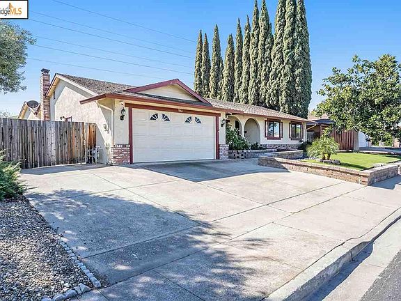 3rd image of 1884 Heatherwood Dr