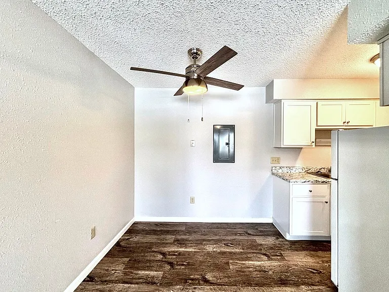 Breckenridge Davenport Apartments — Photo 52