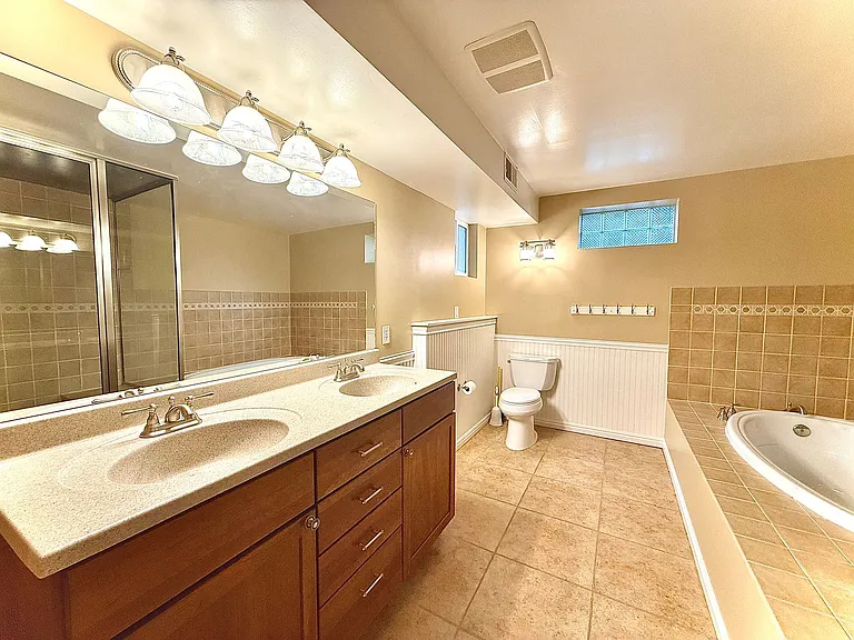 8730 N Silver Spur Rd — Photo 29