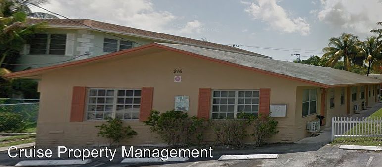 1st image of 916 SW 15th Ter APT A