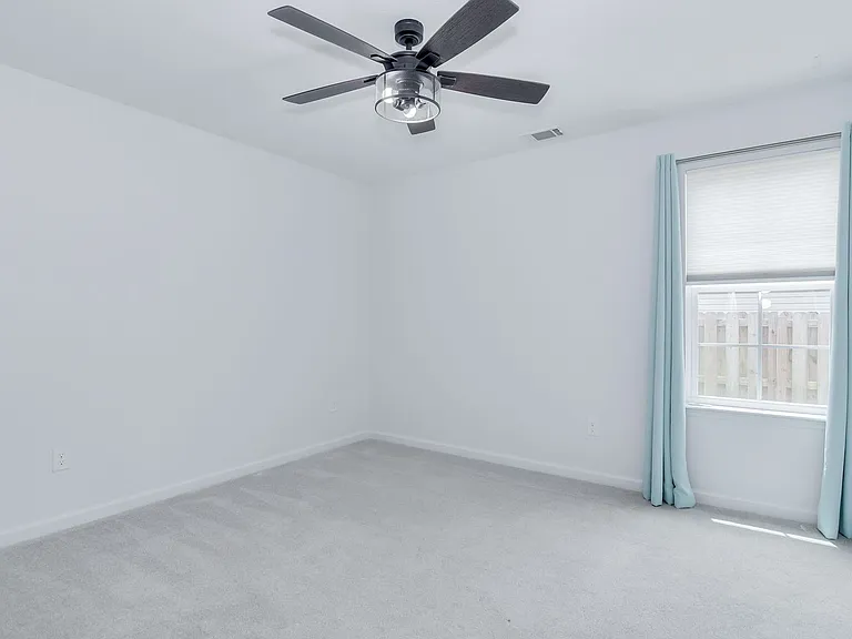 810 Fenwick Ct — Photo 33
