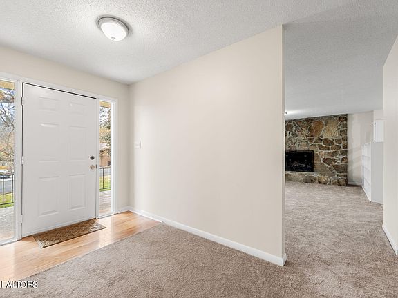 4th image of 605 Greenwood Dr