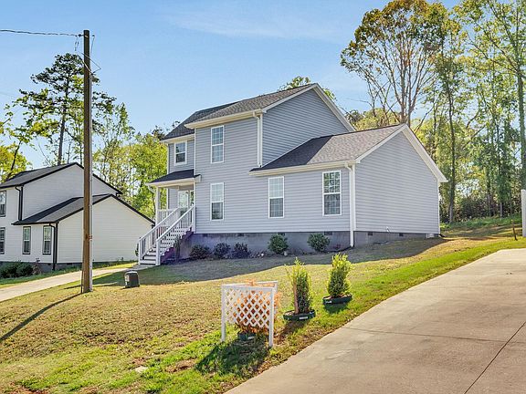 3rd image of 804 Fairfield Ct