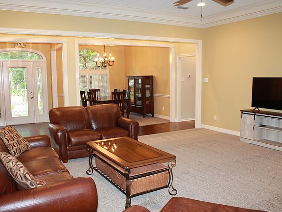 4th image of 3305 Storey Lake Dr