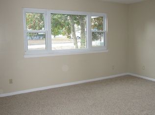306 S Willow Ln, Jacksonville, NC 28546