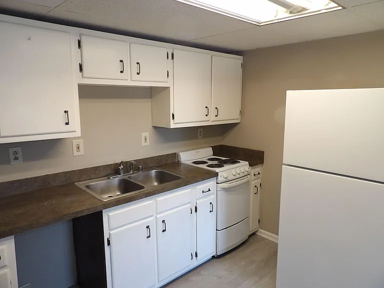 65 Ashwood Ct #8 — Photo 15