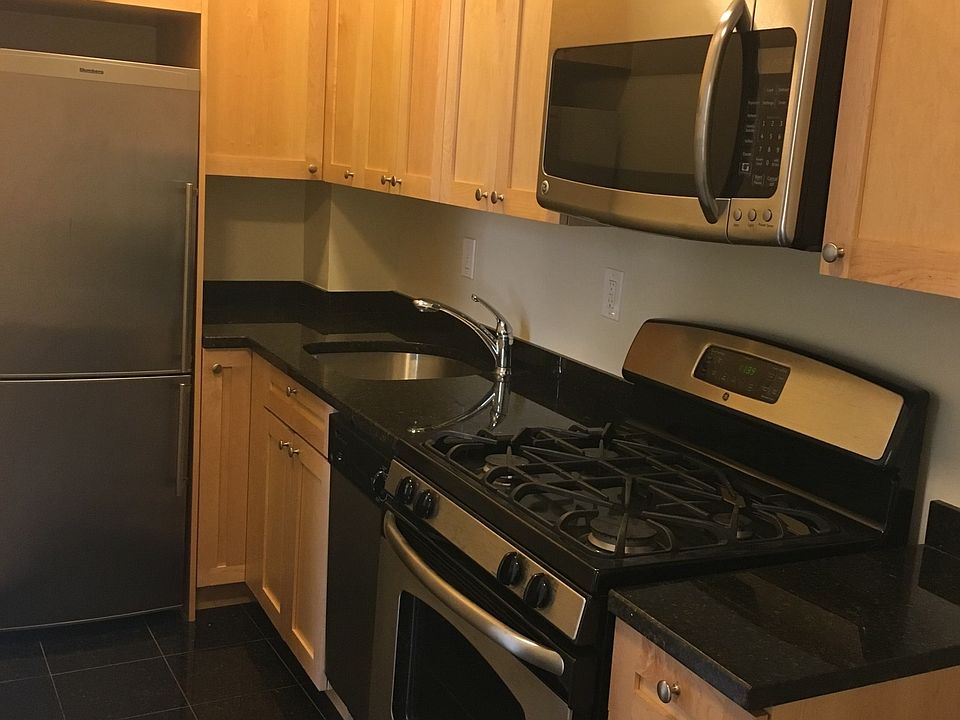1st image of 166 2nd Ave APT 14A
