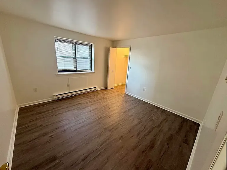 832 Atlantic St #1 — Photo 3