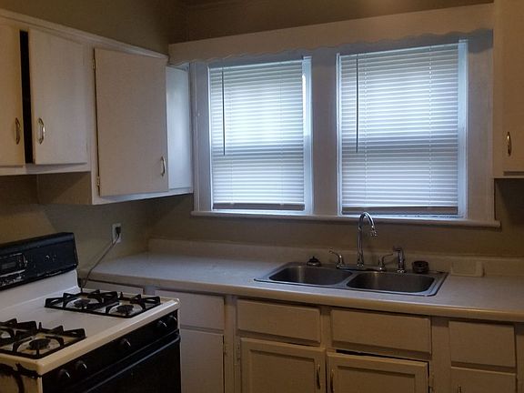 5th image of 2245 Mayfair Dr
