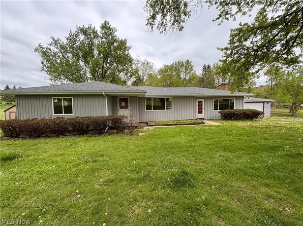 4672 Veterans Blvd, New Cumberland, WV 26047