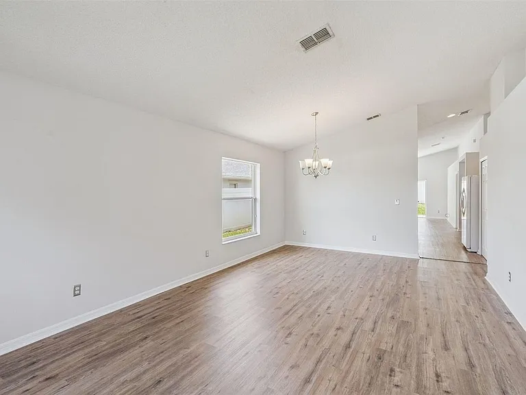 622 Delancey Dr — Photo 3