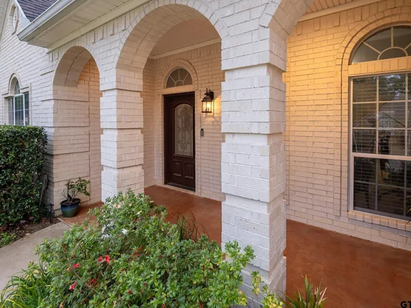 618 Huntwick Ln, Tyler, TX 75703