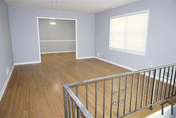 1303 Burbank Trl — Photo 10