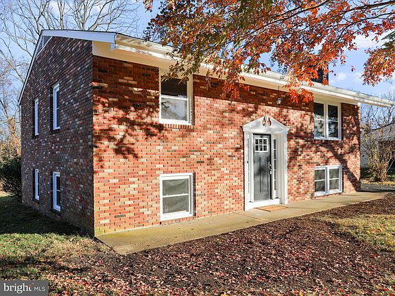 2nd image of 11013 Coventry Ln