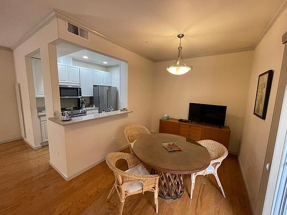 3rd image of 2559 Park Blvd #101