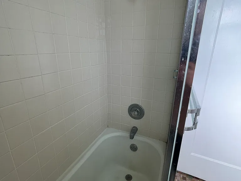 1229 Sacramento St #4 — Photo 15