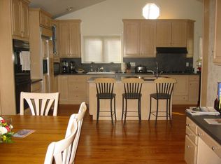 4 Donna Ct, Ramsey, NJ 07446