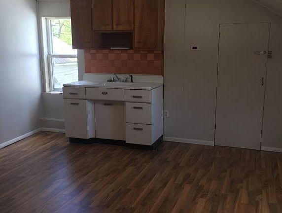 3rd image of 8 N Main St