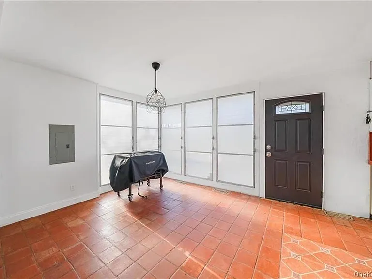 127 Highland Ave #O — Photo 6